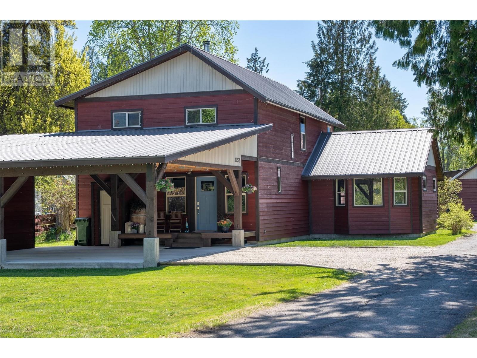 1757 Sunnyside Road, Revelstoke, British Columbia  V0E 2S0 - Photo 1 - 10346806