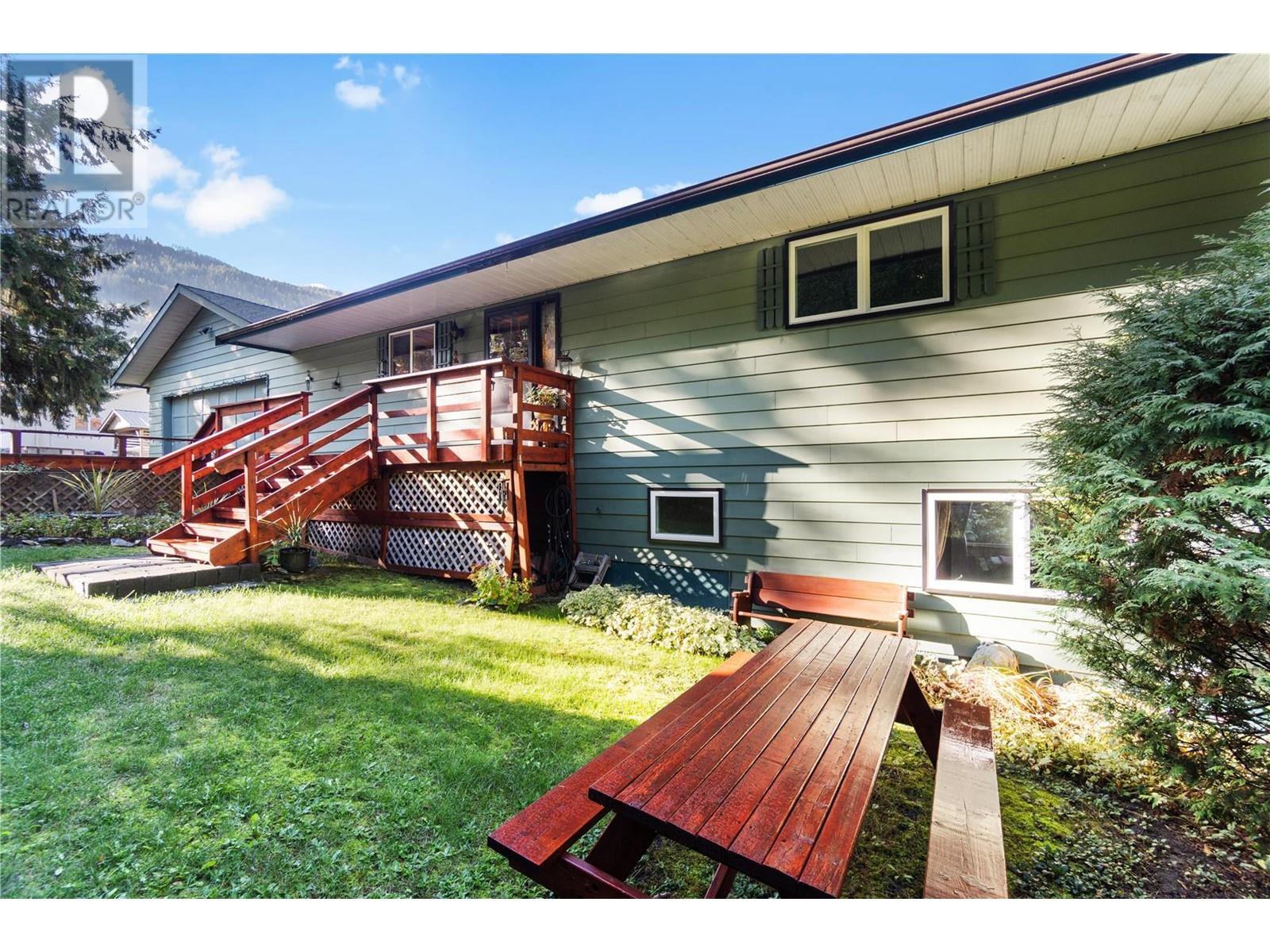 4047 Torry Road, Eagle Bay, British Columbia  V0E 1T0 - Photo 1 - 10346854