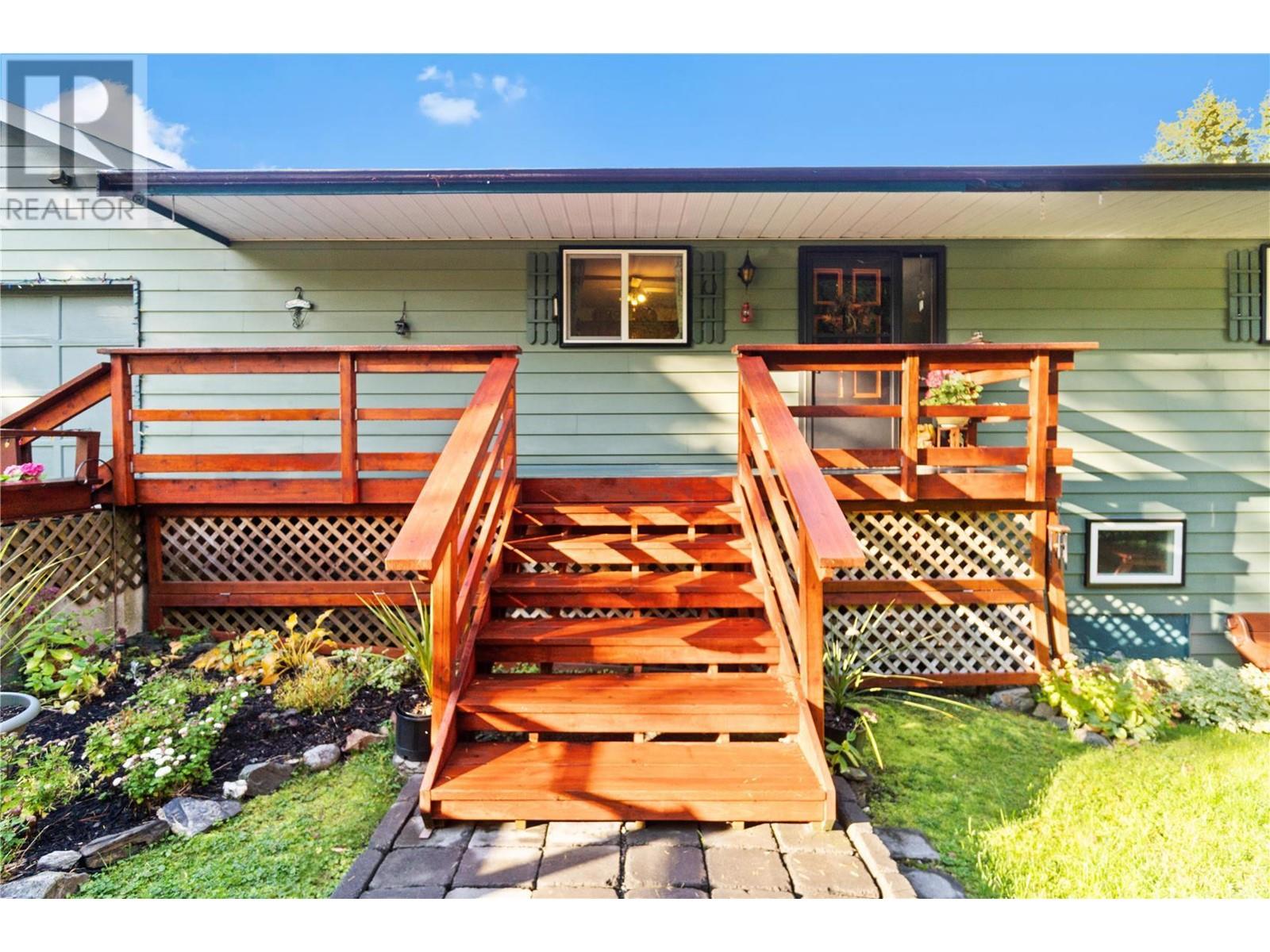 4047 Torry Road, Eagle Bay, British Columbia  V0E 1T0 - Photo 3 - 10346854