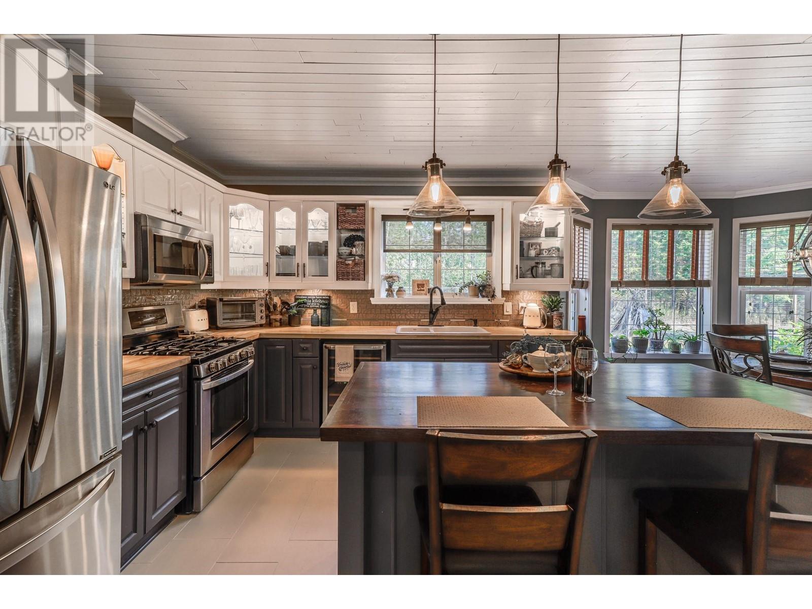 512 Wildwood Drive, Cranbrook, British Columbia  V1C 6V1 - Photo 11 - 10346781
