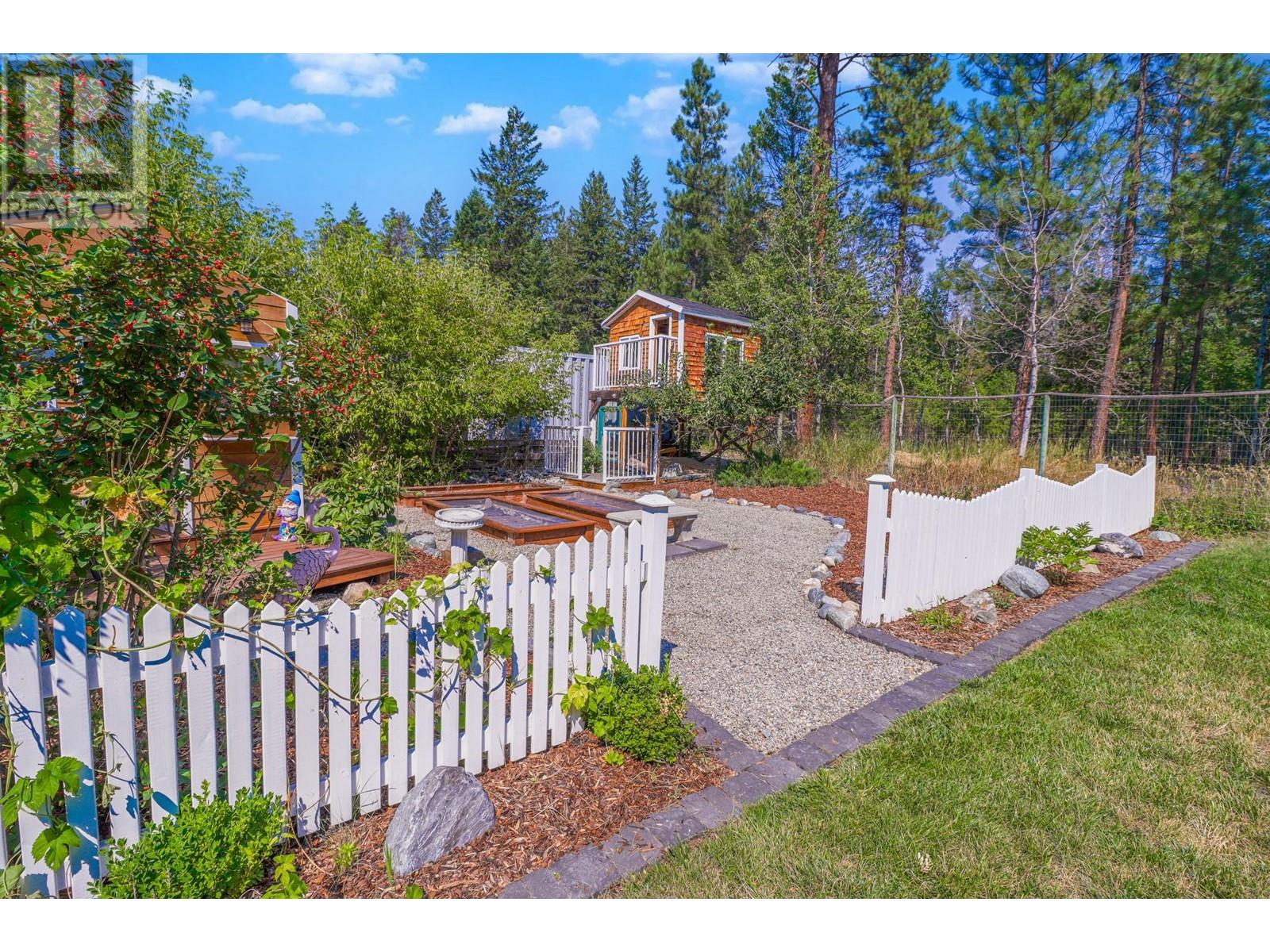 512 Wildwood Drive, Cranbrook, British Columbia  V1C 6V1 - Photo 6 - 10346781