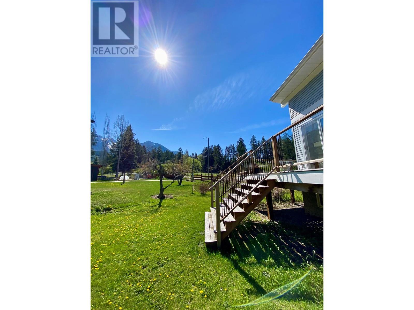 4917 Wills Road, Fairmont Hot Springs, British Columbia  V0B 1L1 - Photo 12 - 10346427