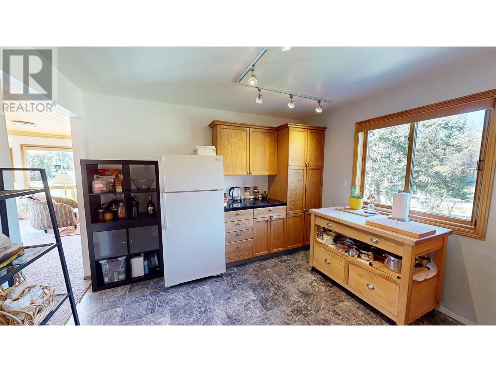 4917 Wills Road, Fairmont Hot Springs, British Columbia  V0B 1L1 - Photo 13 - 10346427