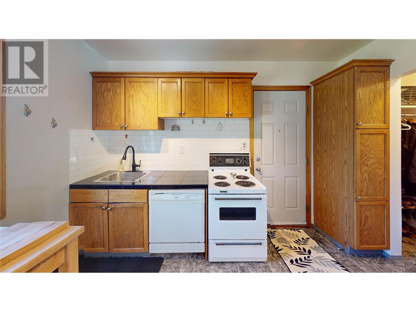 4917 Wills Road, Fairmont Hot Springs, British Columbia  V0B 1L1 - Photo 14 - 10346427