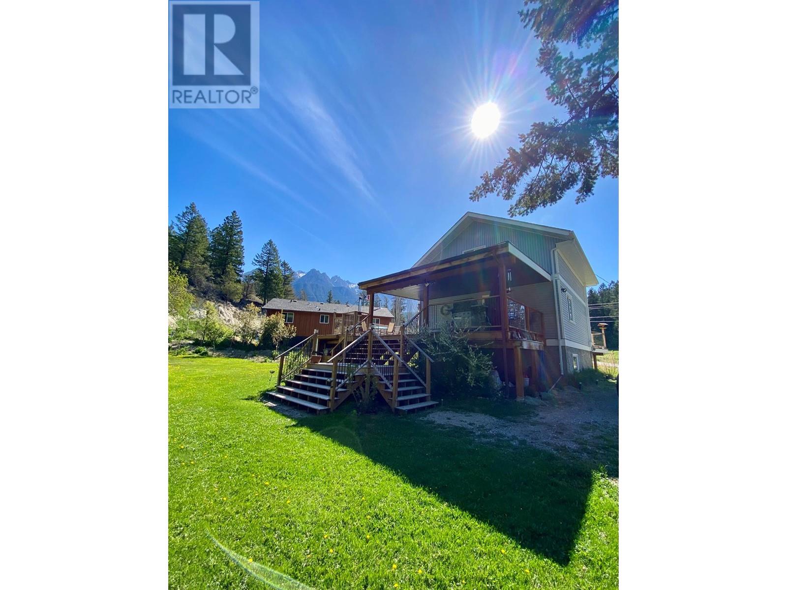4917 Wills Road, Fairmont Hot Springs, British Columbia  V0B 1L1 - Photo 7 - 10346427