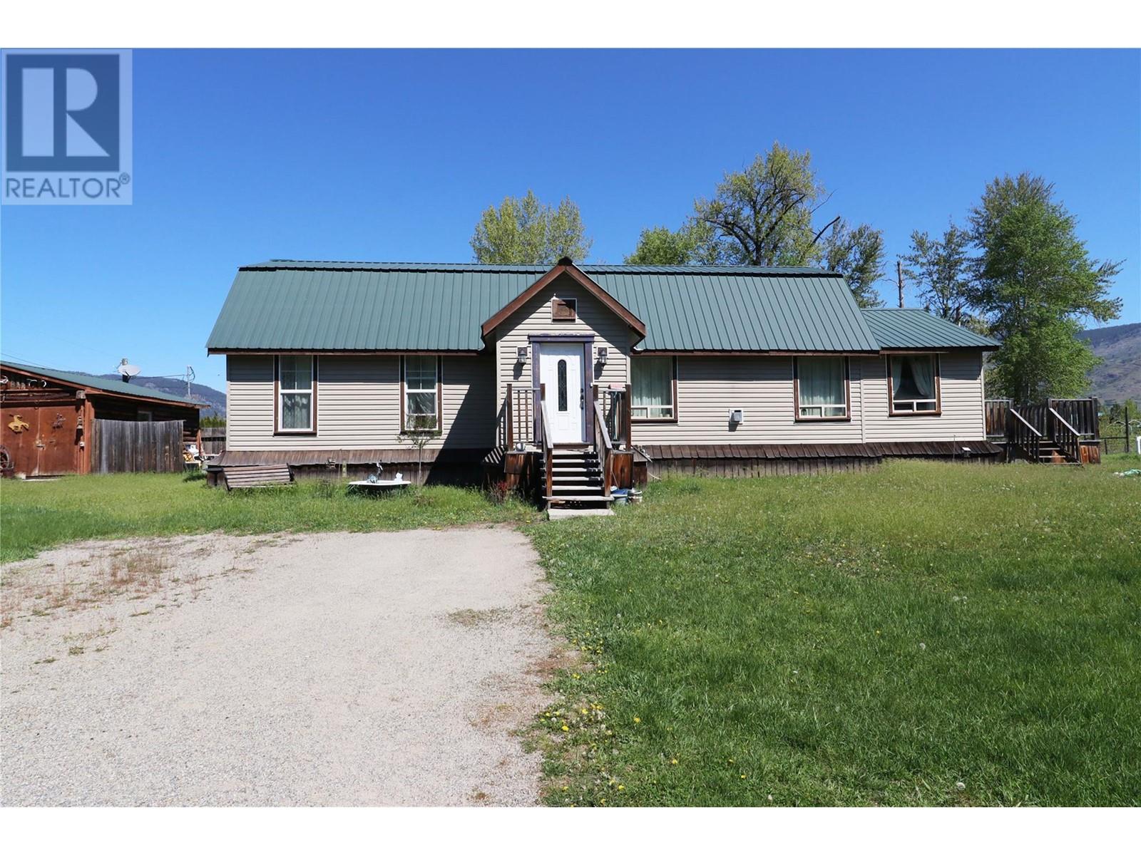5818 17th Street, Grand Forks, British Columbia  V0H 1H0 - Photo 2 - 10346843