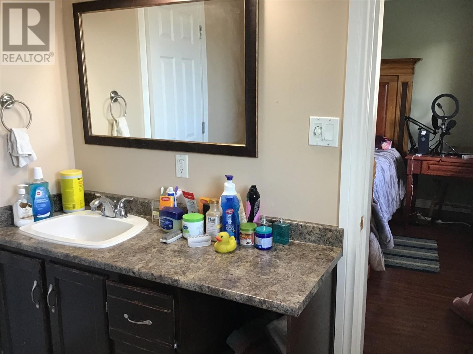 645 Courtenay Crescent, Kamloops, British Columbia  V2B 1Z7 - Photo 12 - 10346397