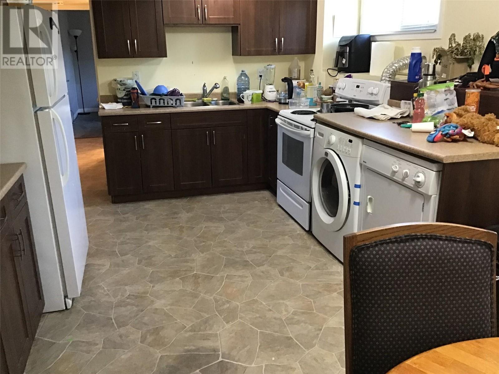 645 Courtenay Crescent, Kamloops, British Columbia  V2B 1Z7 - Photo 27 - 10346397