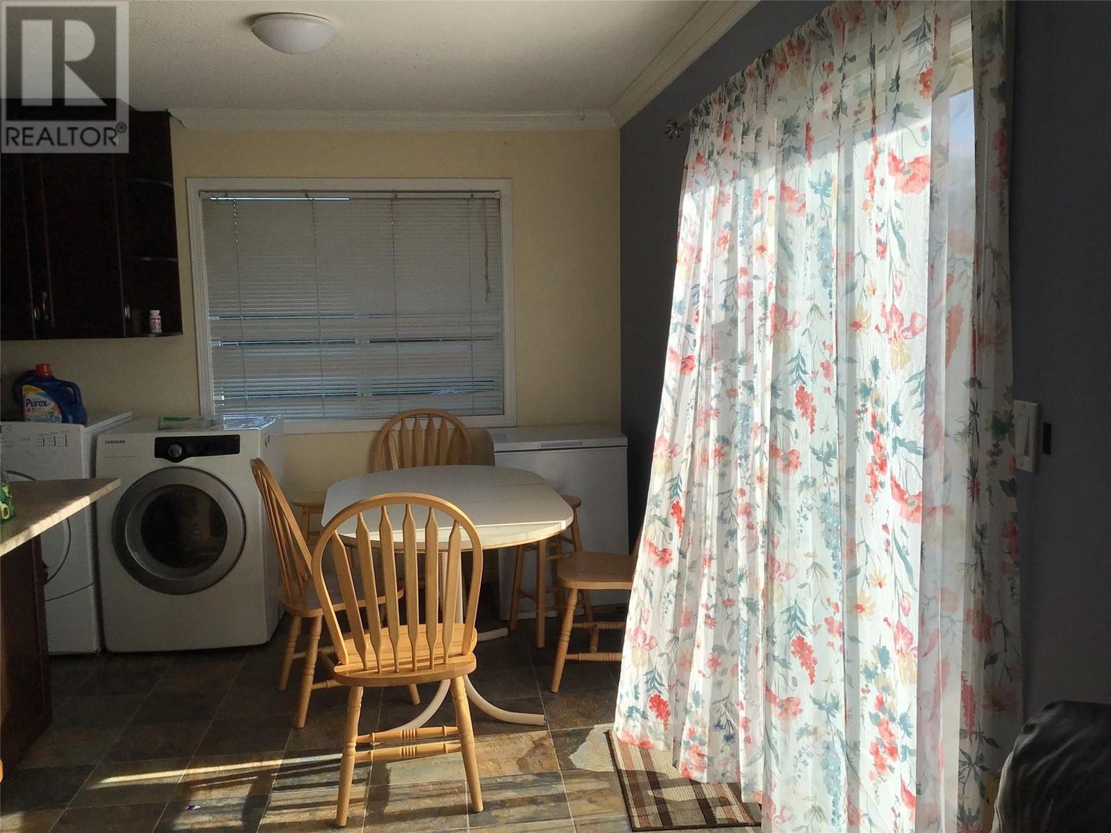 645 Courtenay Crescent, Kamloops, British Columbia  V2B 1Z7 - Photo 4 - 10346397