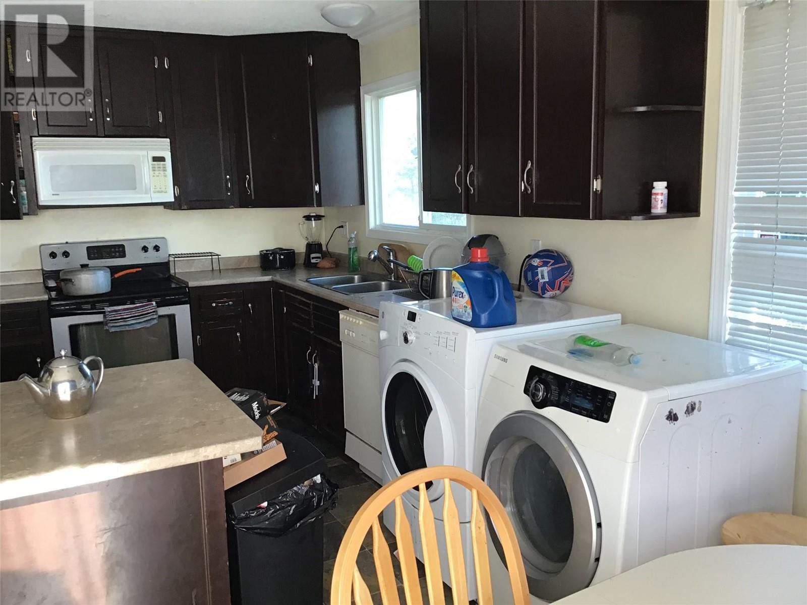 645 Courtenay Crescent, Kamloops, British Columbia  V2B 1Z7 - Photo 6 - 10346397
