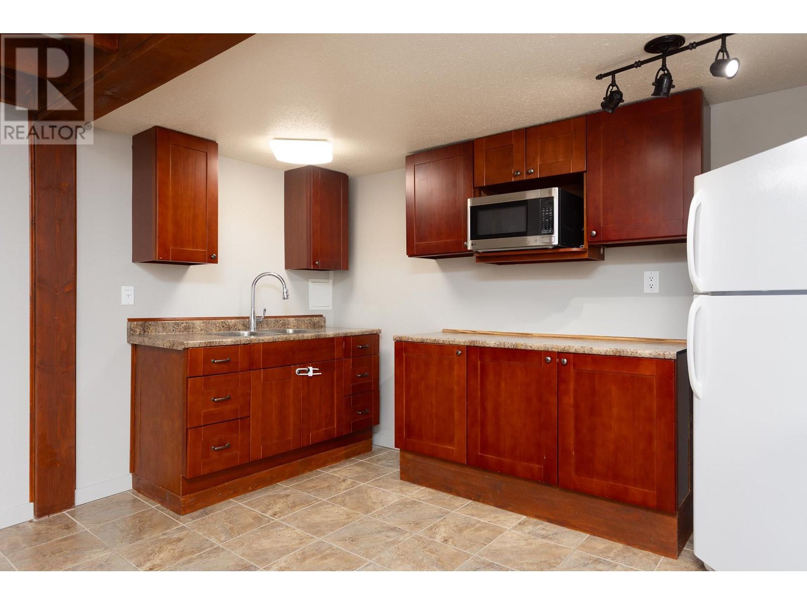 168 Portview Court, Kelowna, British Columbia  V1V 1T9 - Photo 33 - 10346847