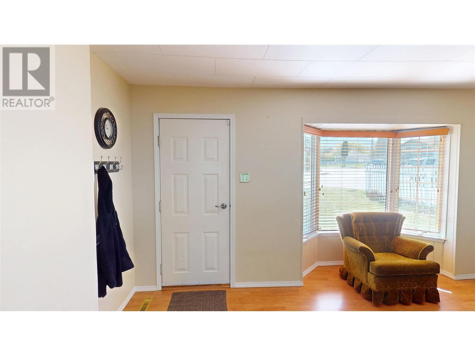 417 3rd Avenue S, Cranbrook, British Columbia  V1C 2C2 - Photo 3 - 10346878