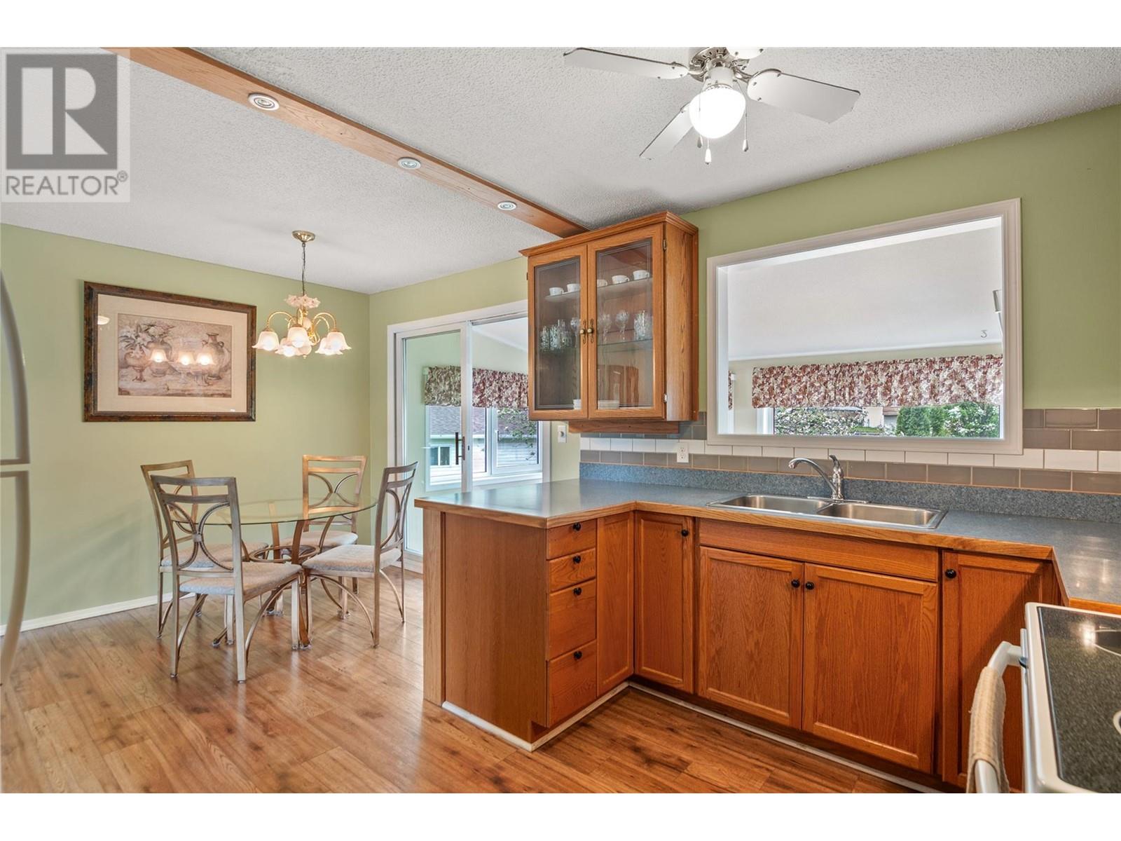 407 Engelmann Spruce Drive, Sparwood, British Columbia  V0B 2G0 - Photo 6 - 10346812