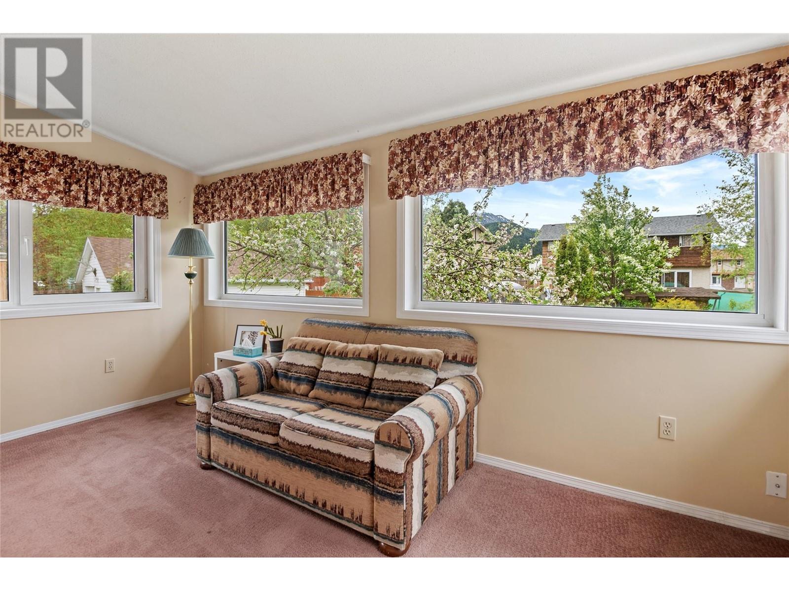 407 Engelmann Spruce Drive, Sparwood, British Columbia  V0B 2G0 - Photo 8 - 10346812