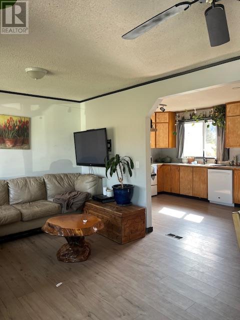 9704 Julia Street, Summerland, British Columbia  V0H 1Z5 - Photo 2 - 10346522