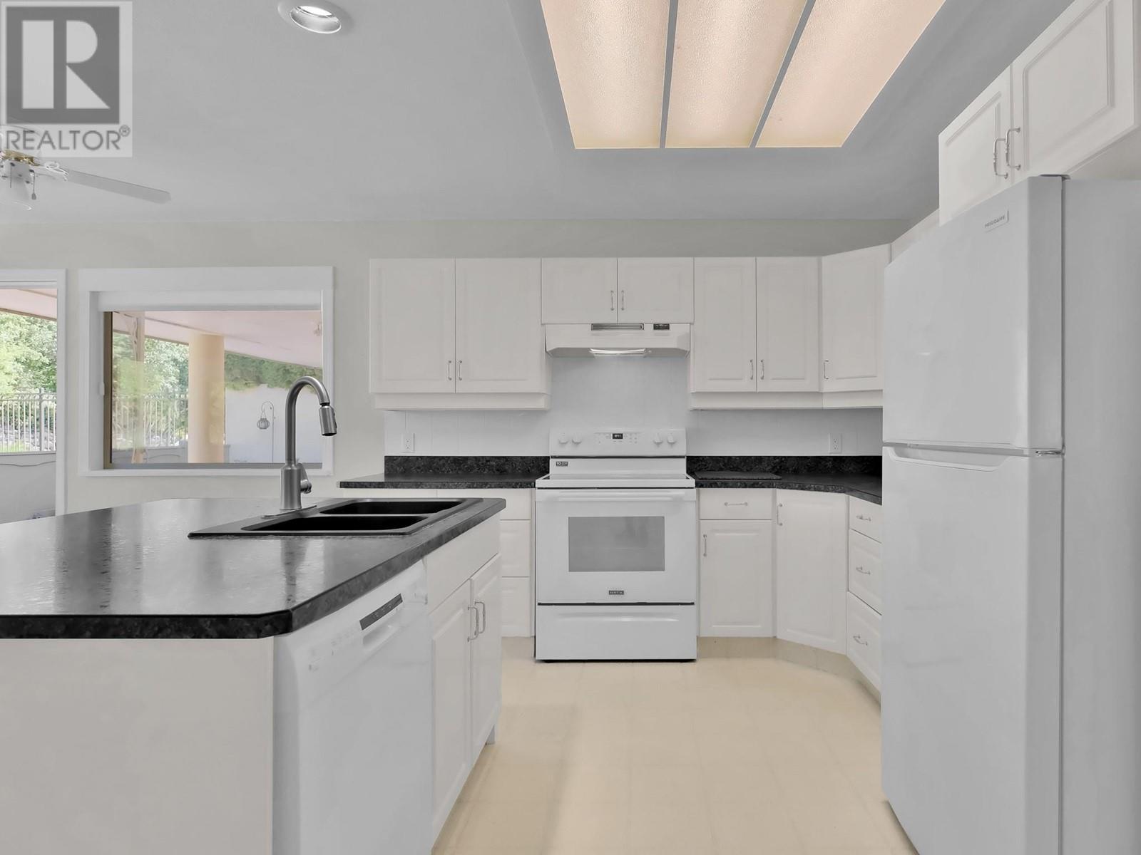102 Forestbrook Place Unit# 207, Penticton, British Columbia  V2A 7N4 - Photo 2 - 10346879
