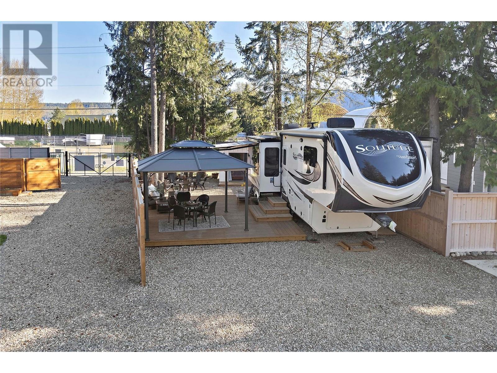 1131 Pine Grove Road Unit# 29, Scotch Creek, British Columbia  V0E 1M5 - Photo 1 - 10346454