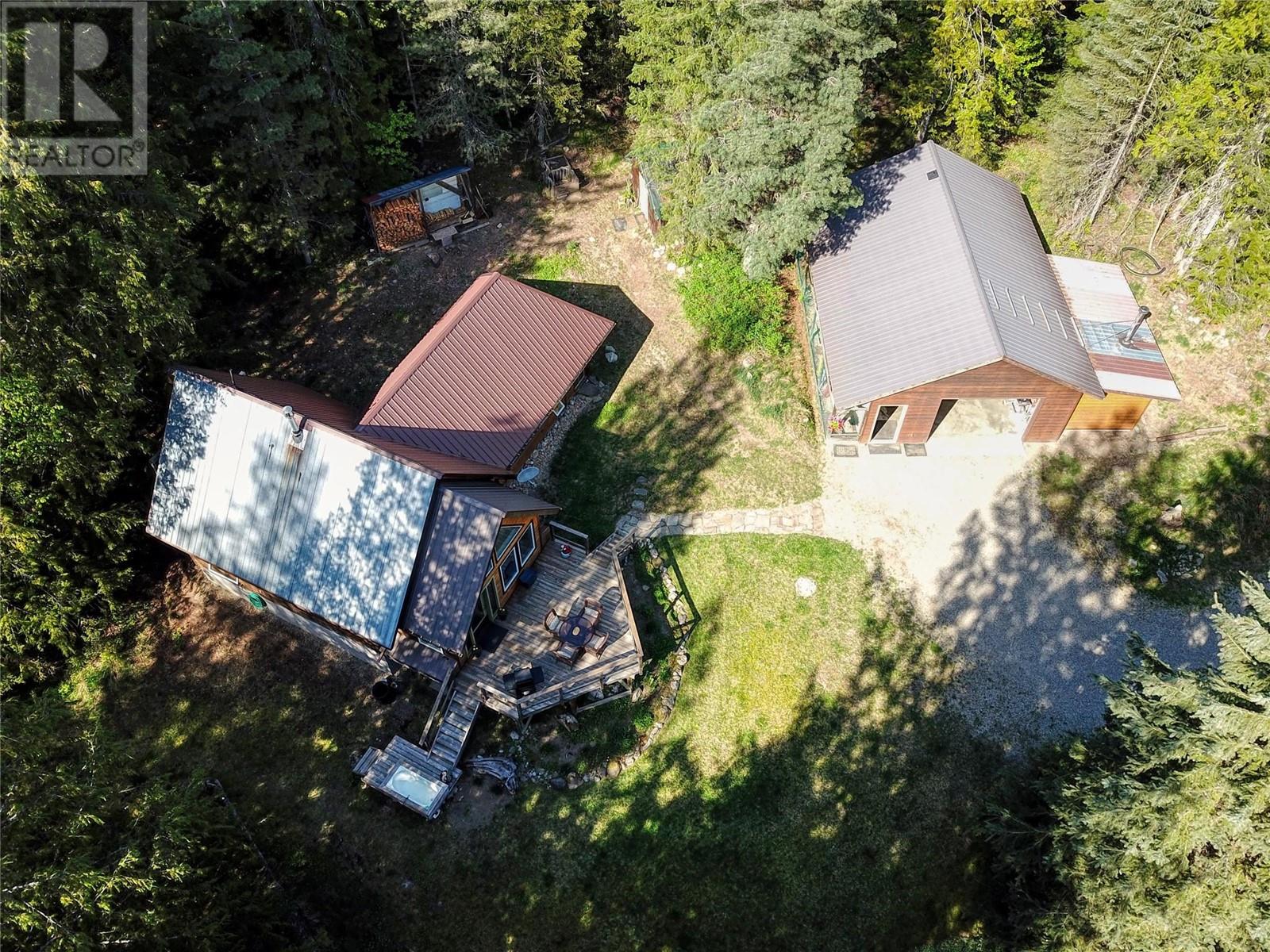 16317 Cedar Road, Crawford Bay, British Columbia  V0B 1E0 - Photo 10 - 10345130