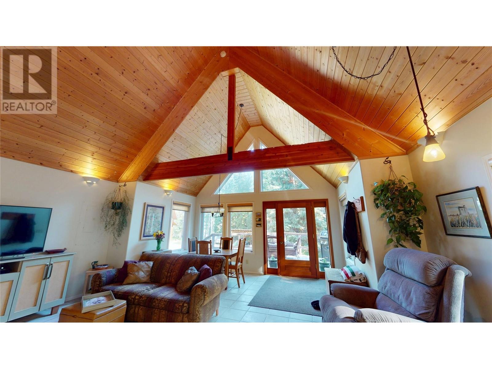 16317 Cedar Road, Crawford Bay, British Columbia  V0B 1E0 - Photo 14 - 10345130