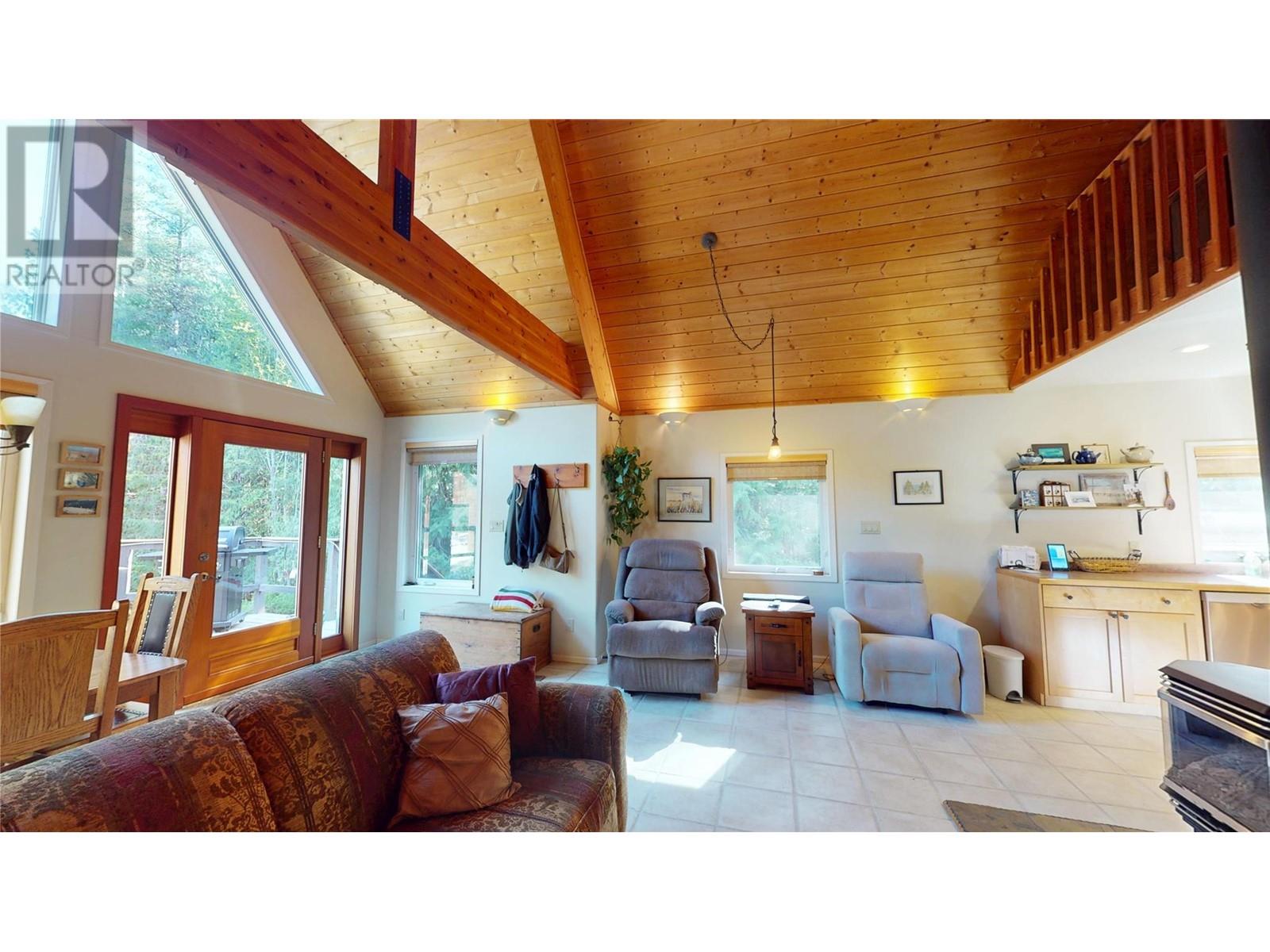 16317 Cedar Road, Crawford Bay, British Columbia  V0B 1E0 - Photo 15 - 10345130