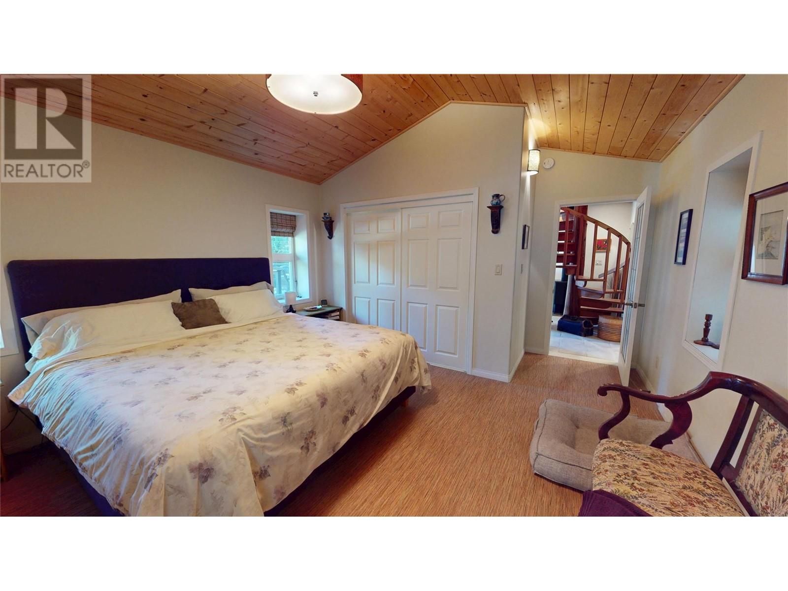 16317 Cedar Road, Crawford Bay, British Columbia  V0B 1E0 - Photo 22 - 10345130