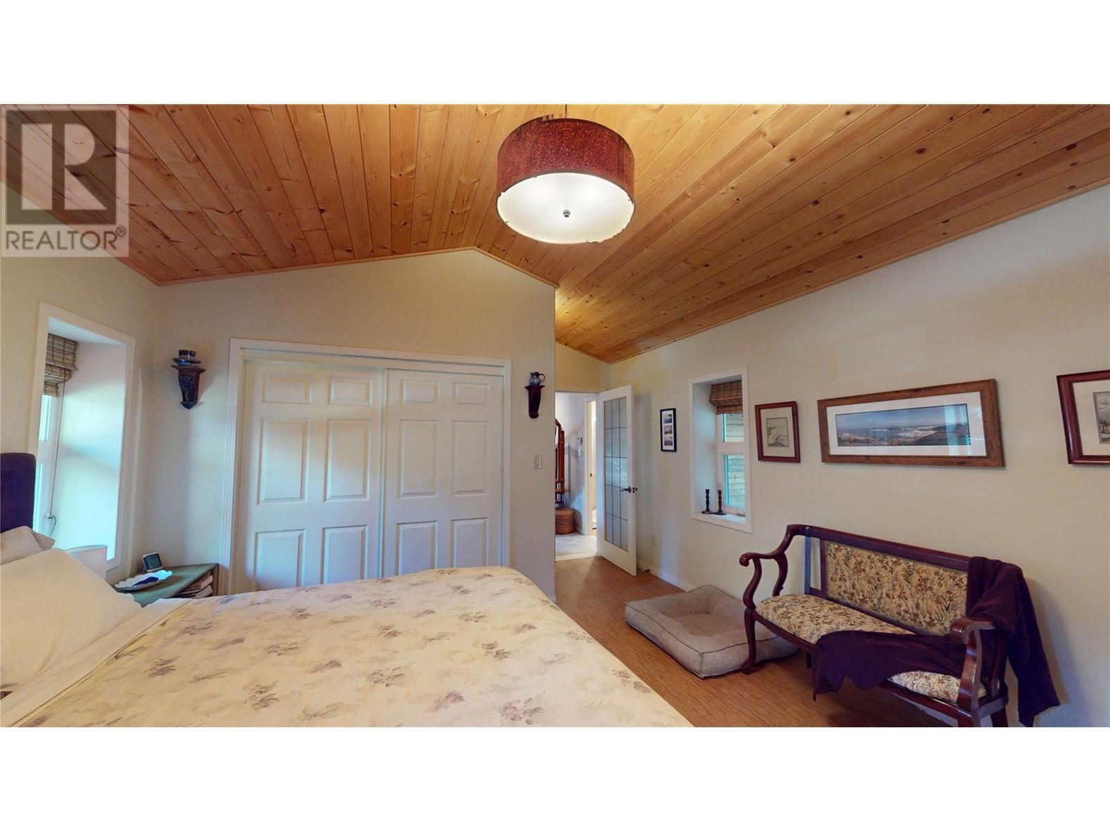16317 Cedar Road, Crawford Bay, British Columbia  V0B 1E0 - Photo 24 - 10345130