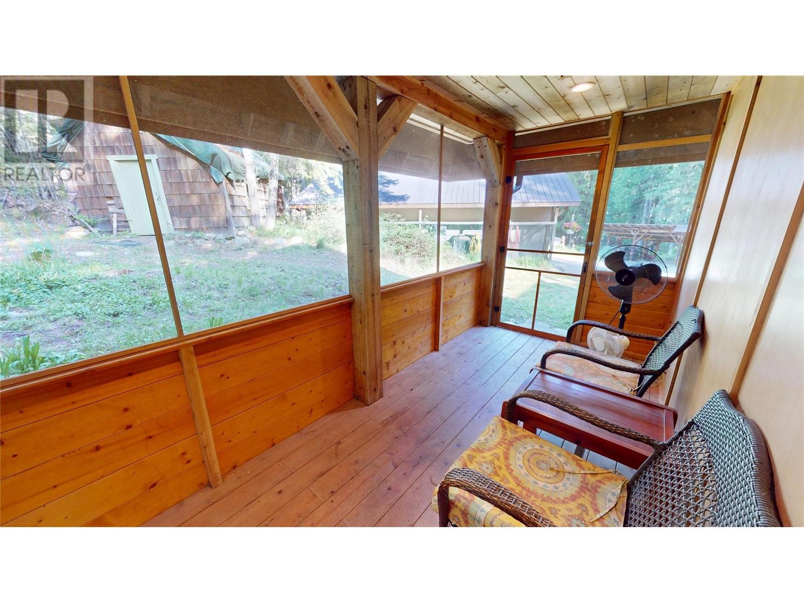 16317 Cedar Road, Crawford Bay, British Columbia  V0B 1E0 - Photo 26 - 10345130