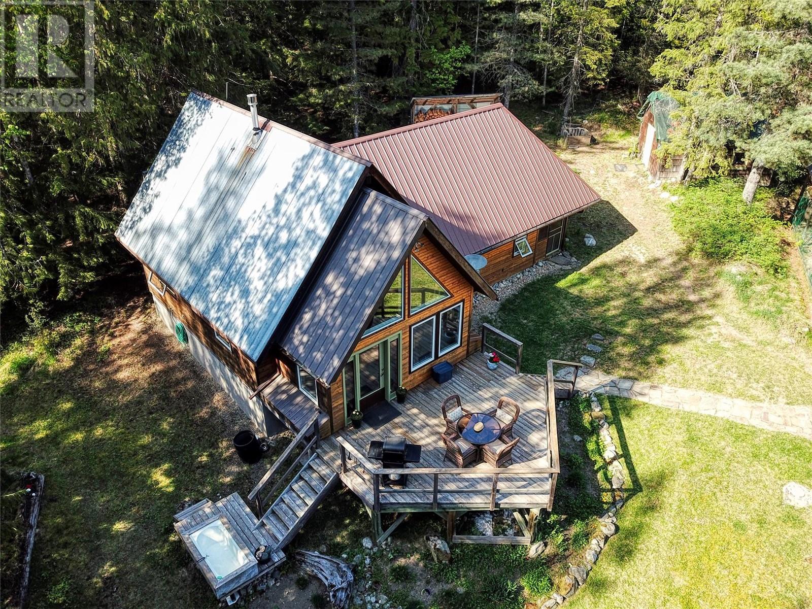 16317 Cedar Road, Crawford Bay, British Columbia  V0B 1E0 - Photo 3 - 10345130