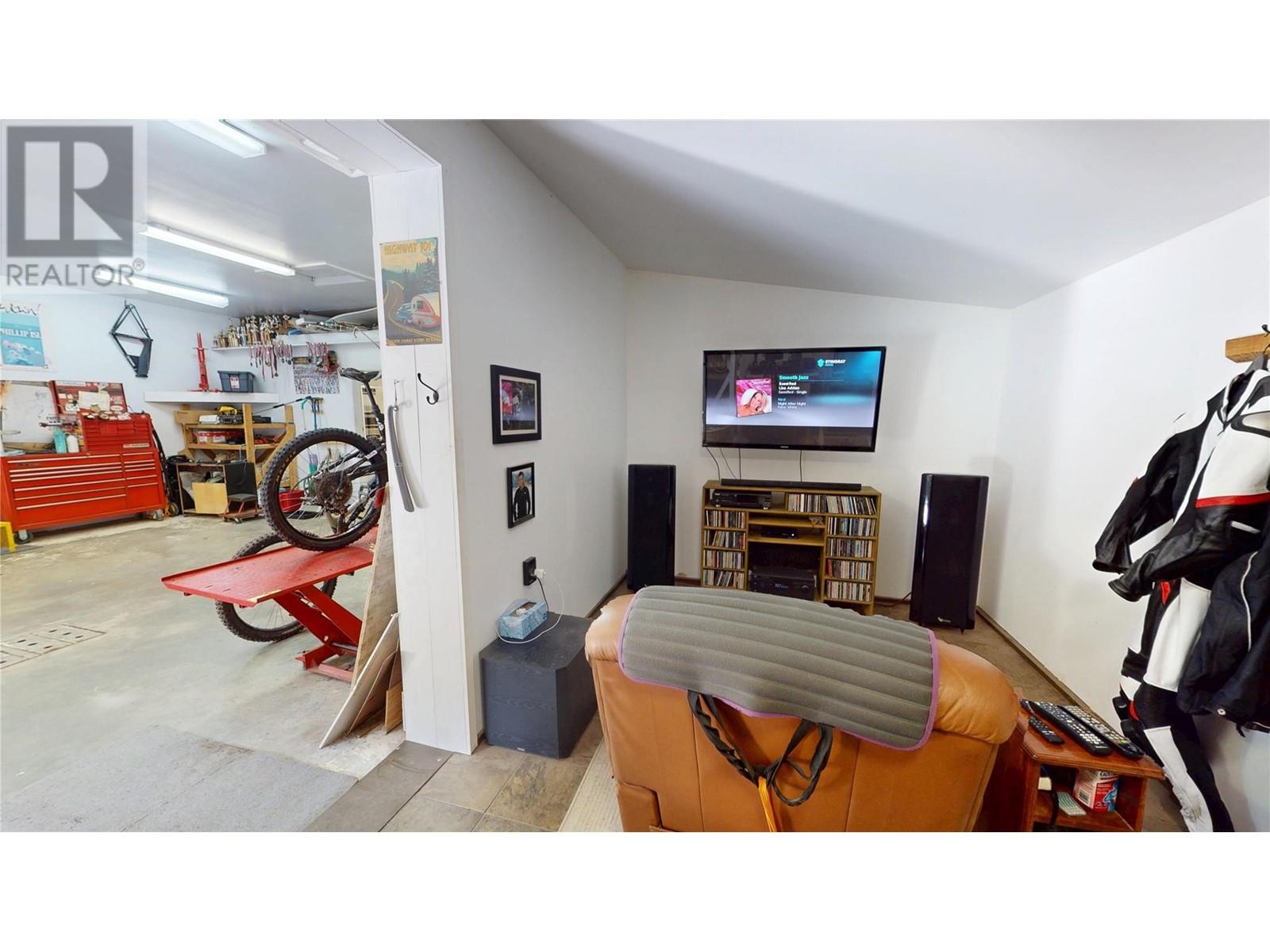 16317 Cedar Road, Crawford Bay, British Columbia  V0B 1E0 - Photo 39 - 10345130