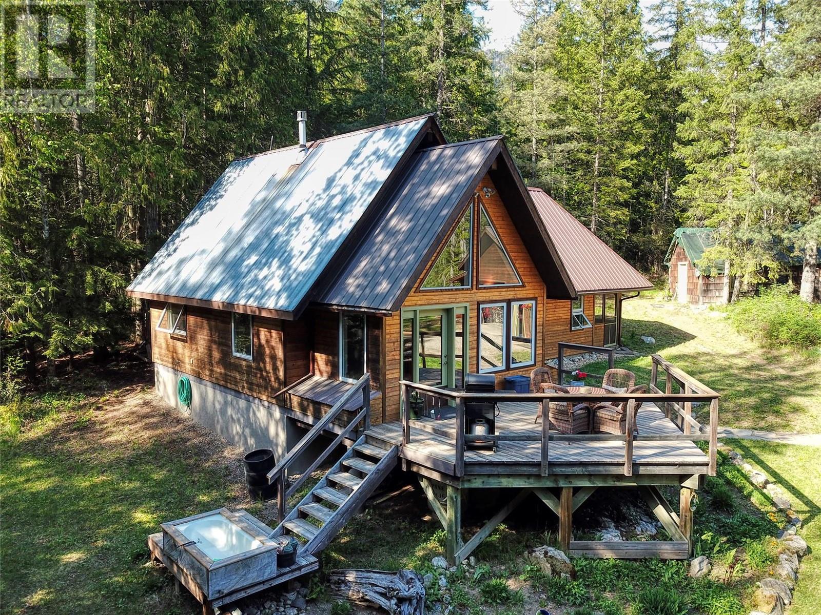 16317 Cedar Road, Crawford Bay, British Columbia  V0B 1E0 - Photo 4 - 10345130