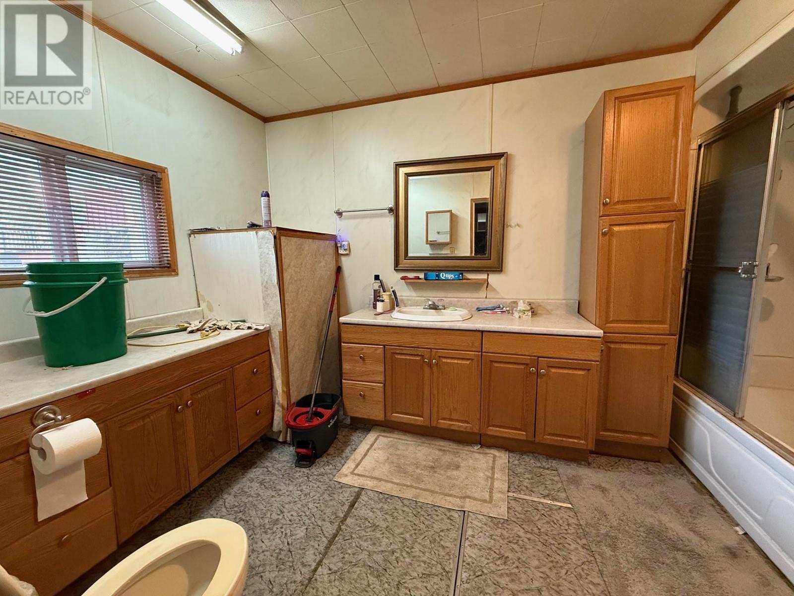 3437 Yellowhead Highway, Vavenby, British Columbia  V0E 3A0 - Photo 12 - 10346614