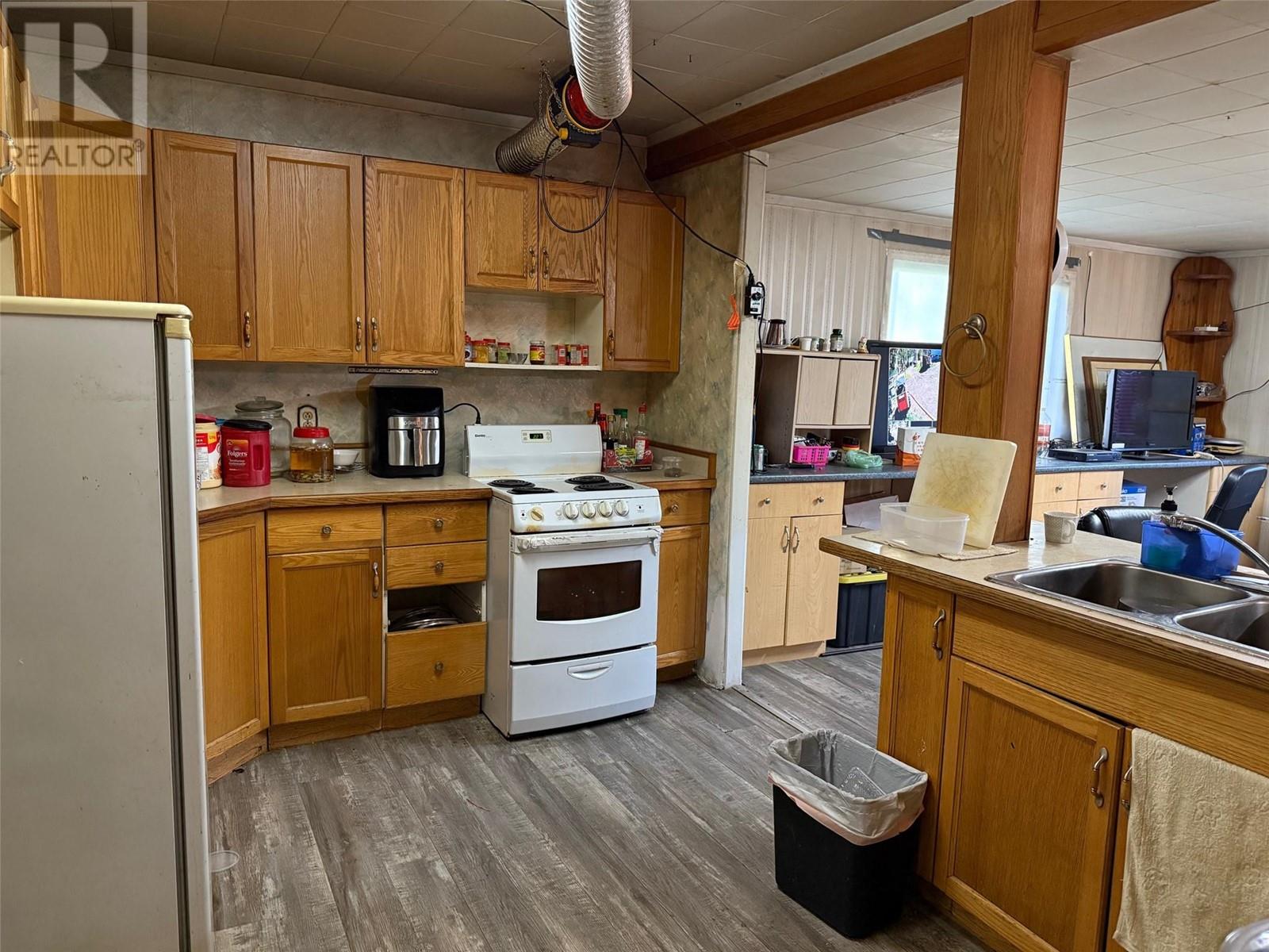 3437 Yellowhead Highway, Vavenby, British Columbia  V0E 3A0 - Photo 8 - 10346614