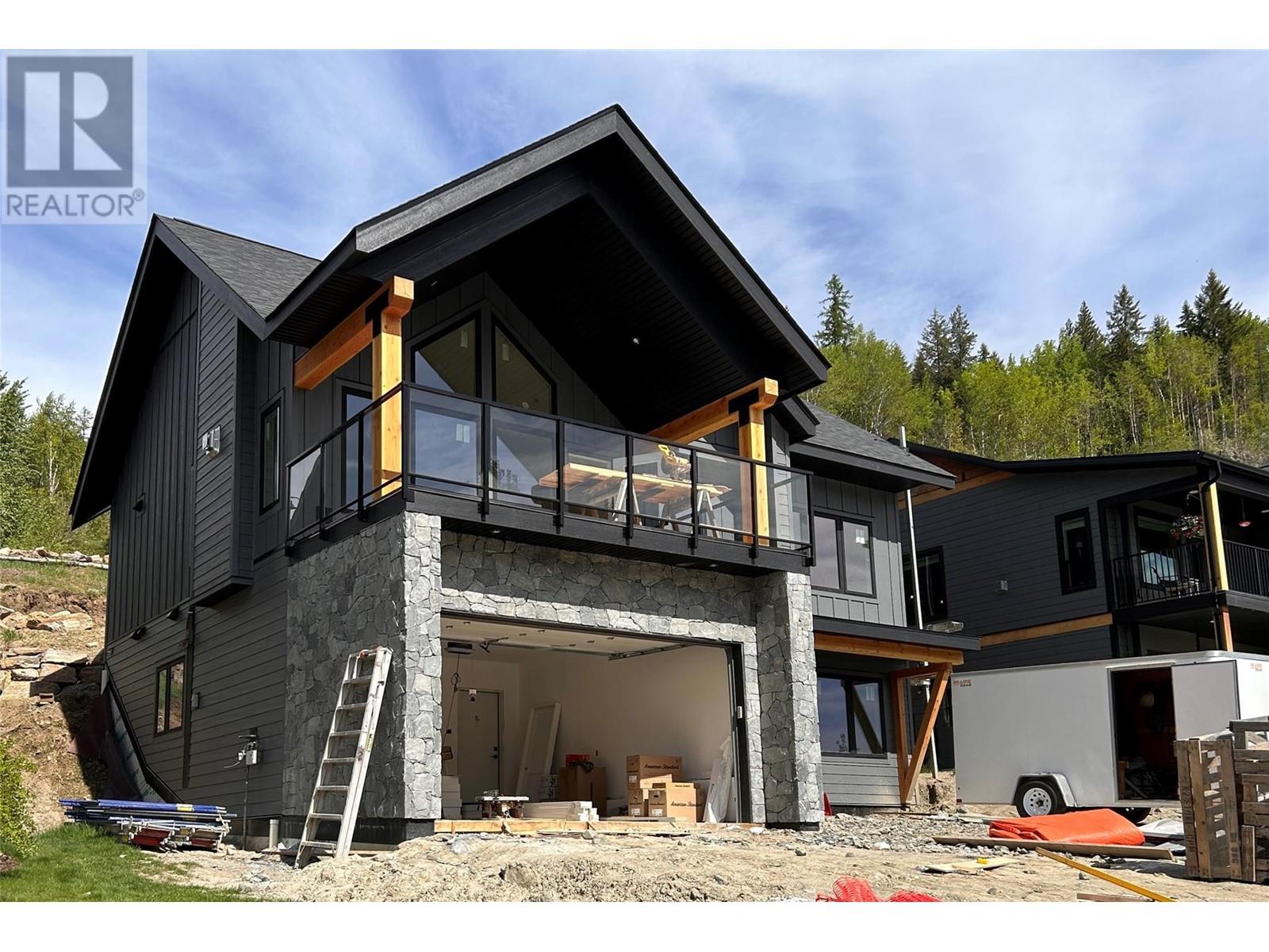 798 White Tail Drive, Rossland, British Columbia  V0G 1Y0 - Photo 1 - 10343279