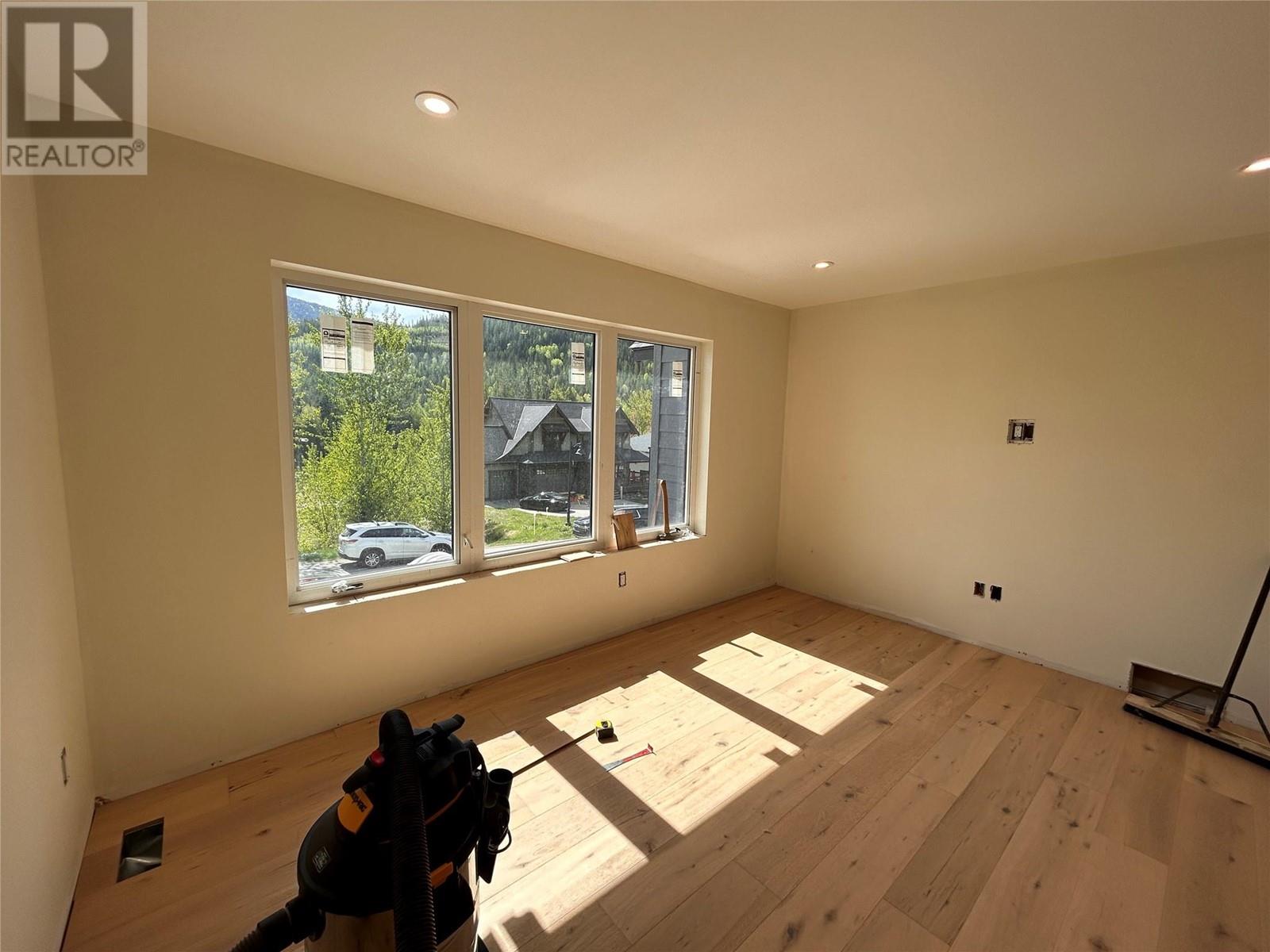 798 White Tail Drive, Rossland, British Columbia  V0G 1Y0 - Photo 10 - 10343279