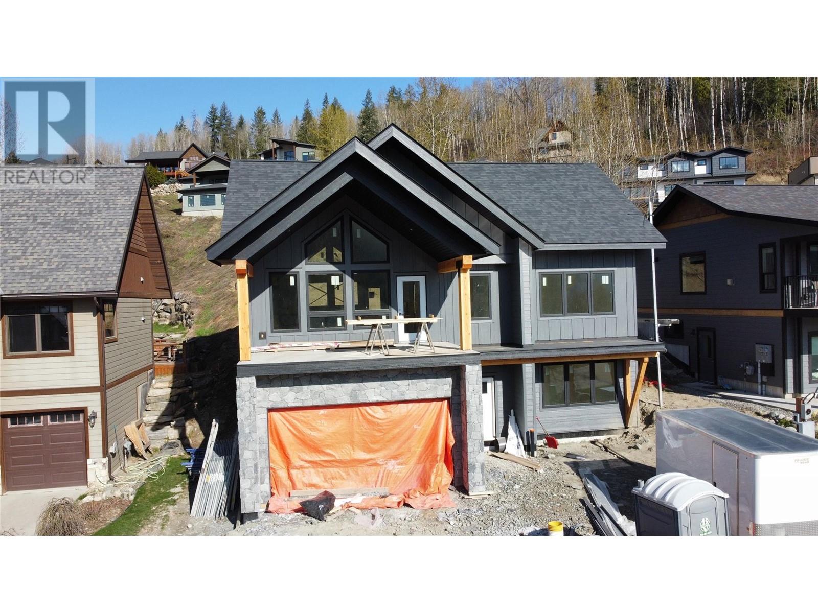 798 White Tail Drive, Rossland, British Columbia  V0G 1Y0 - Photo 3 - 10343279