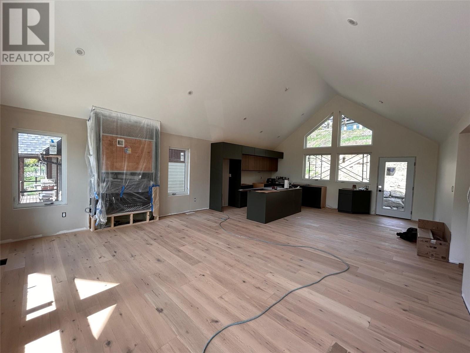 798 White Tail Drive, Rossland, British Columbia  V0G 1Y0 - Photo 4 - 10343279