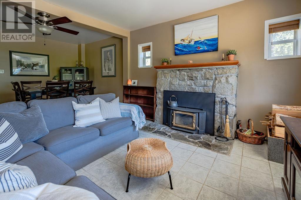 2465 3a Highway, Nelson, British Columbia  V1L 6K7 - Photo 15 - 10346240