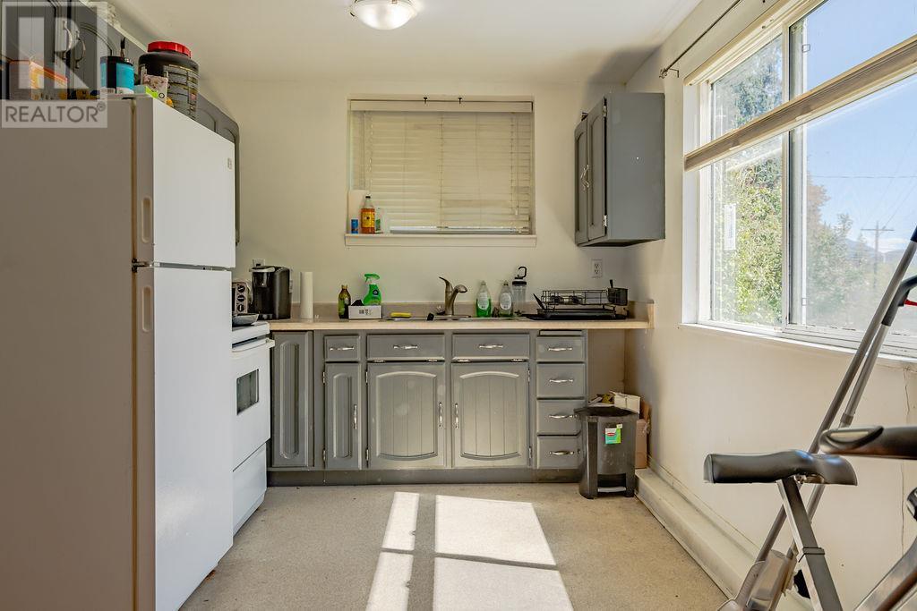 2465 3a Highway, Nelson, British Columbia  V1L 6K7 - Photo 36 - 10346240