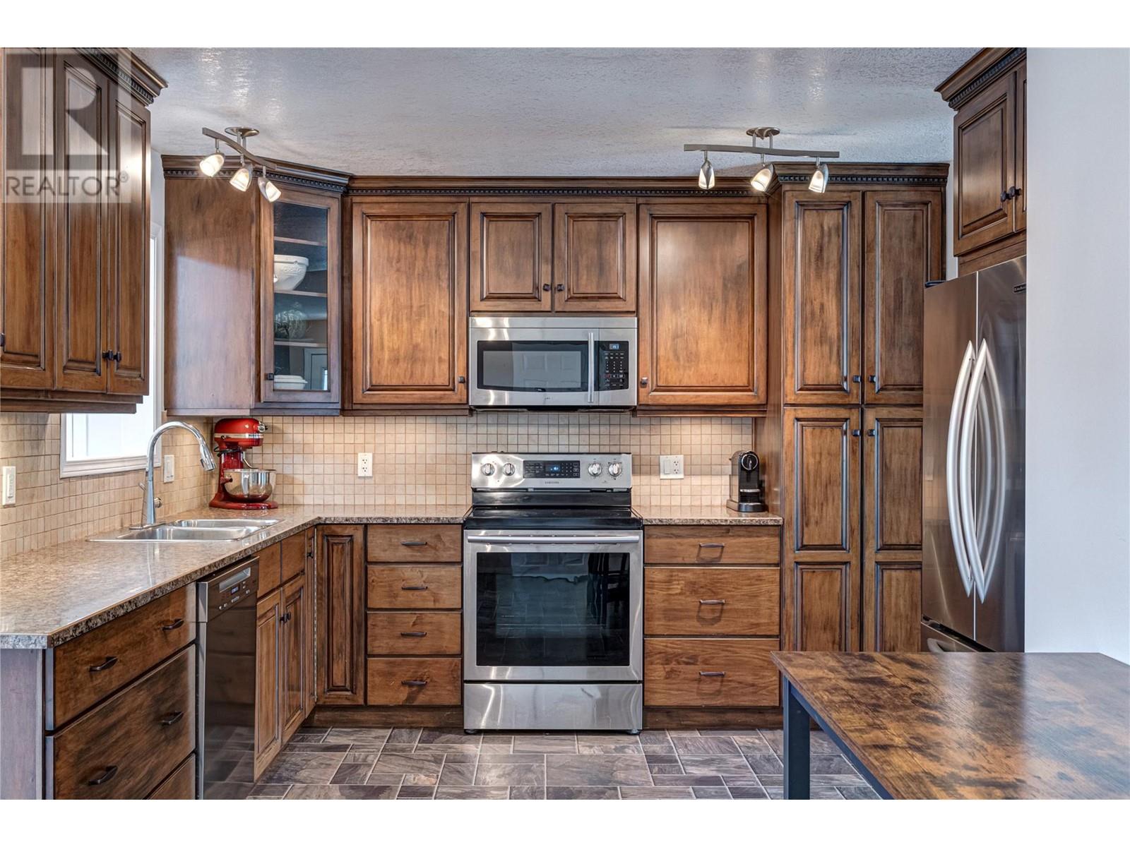 467 Engelmann Spruce Drive, Sparwood, British Columbia  V0B 2G1 - Photo 17 - 10345241