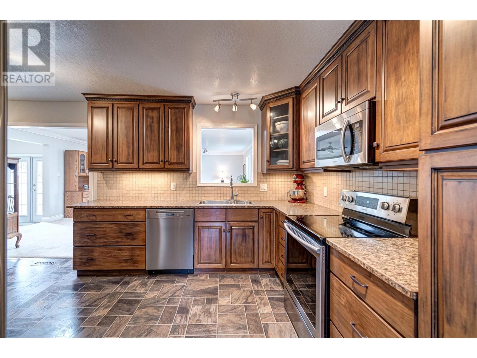 467 Engelmann Spruce Drive, Sparwood, British Columbia  V0B 2G1 - Photo 19 - 10345241