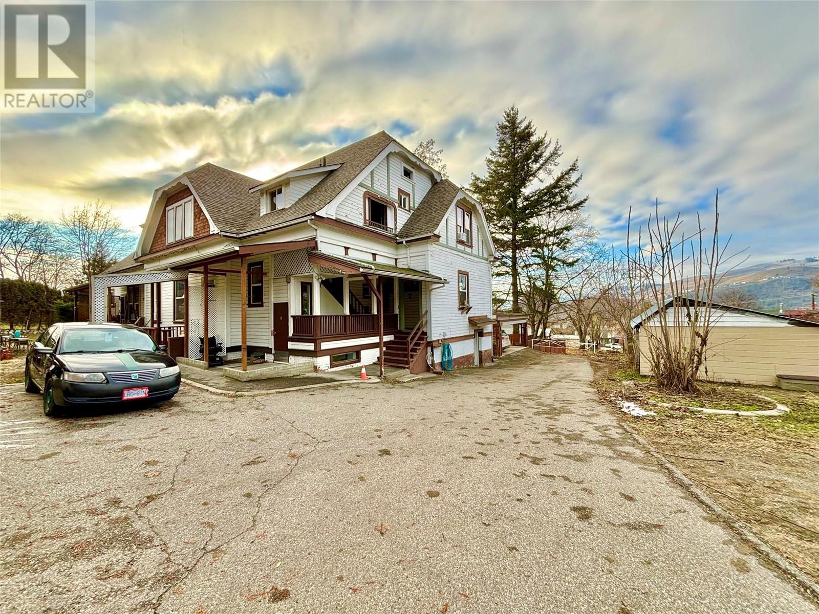 2003 37 Avenue, Vernon, British Columbia  V1T 2W9 - Photo 6 - 10346557