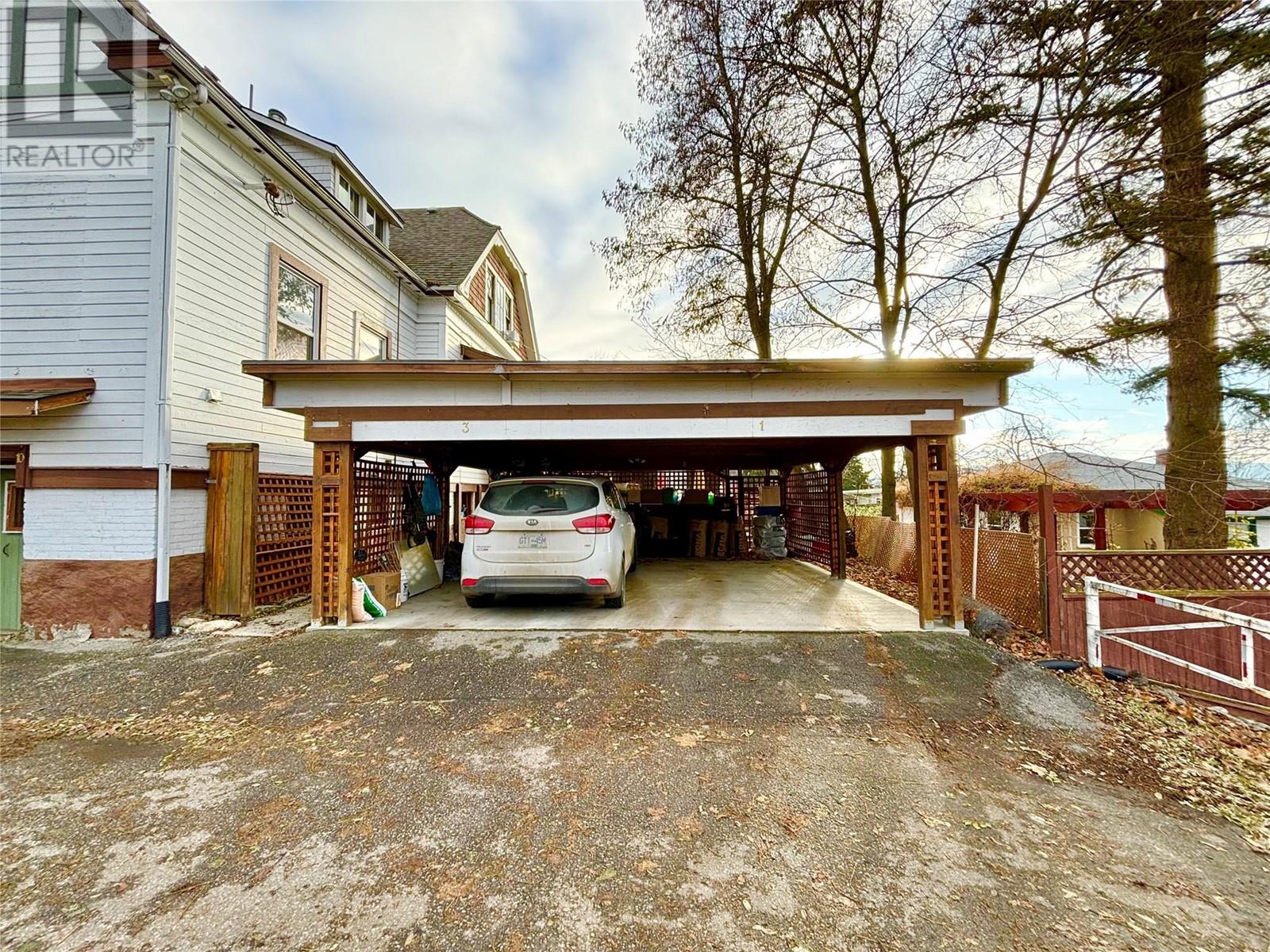 2003 37 Avenue, Vernon, British Columbia  V1T 2W9 - Photo 10 - 10346447