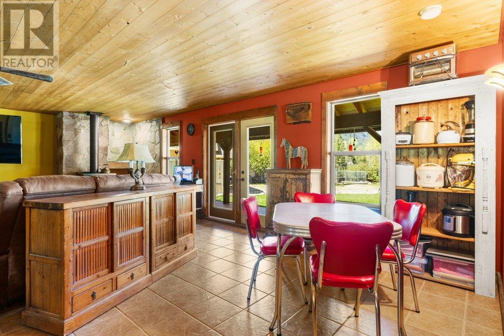 3850 Blythe-Rhone Road, Westbridge, British Columbia  V0H 1Y0 - Photo 34 - 10345844