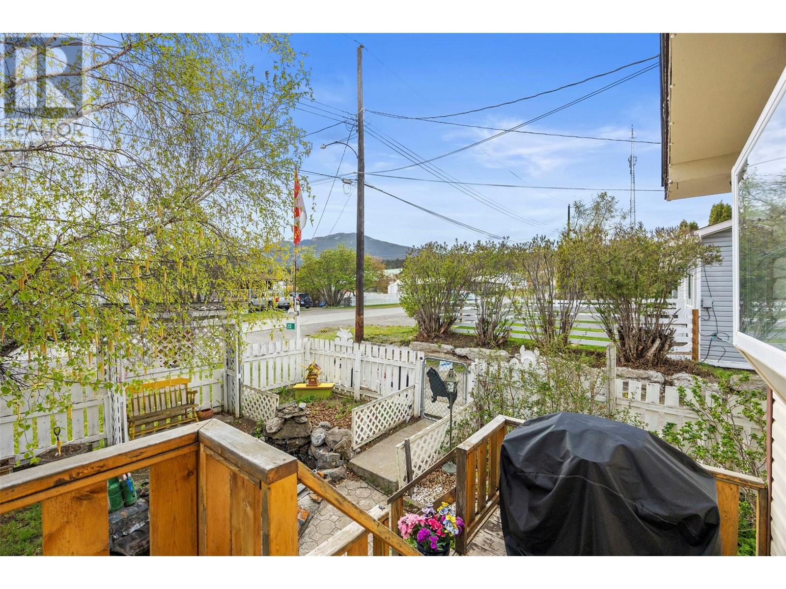 212 Foster Avenue, Clinton, British Columbia  V0K 1K0 - Photo 9 - 10346925