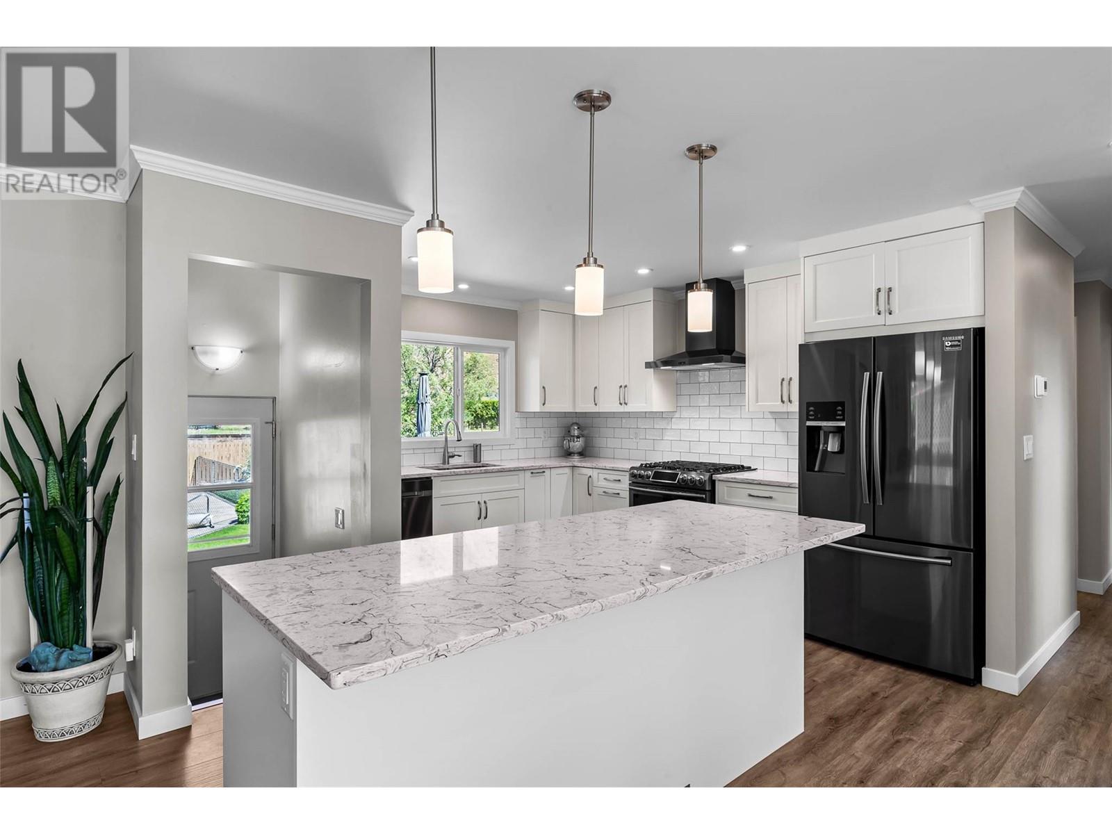 1184 Mcinnes Place, Kamloops, British Columbia  V2B 5T6 - Photo 9 - 10346689