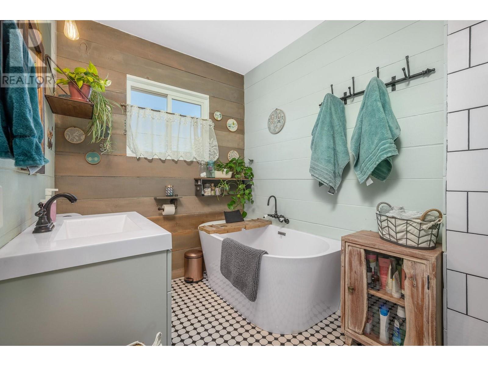 1801 43 Street, Vernon, British Columbia  V1T 6K7 - Photo 16 - 10346523