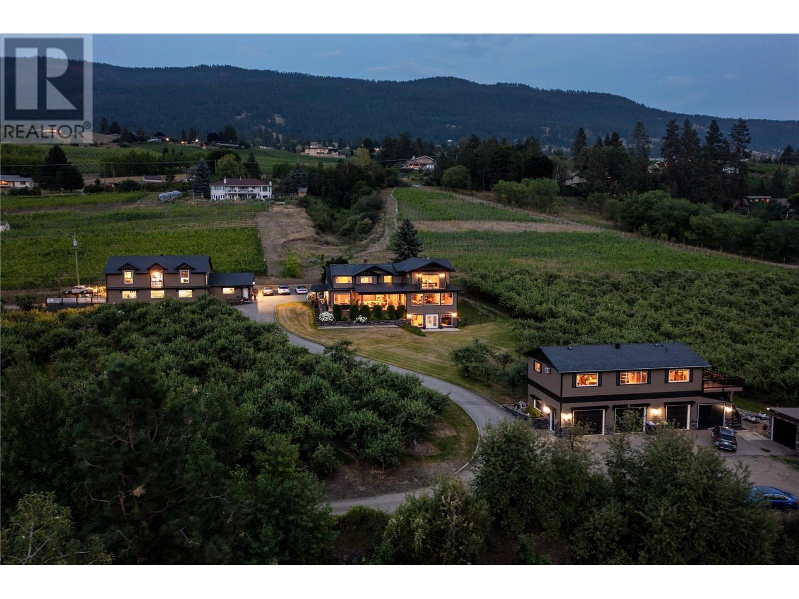 4511 Crawford Road, Lake Country, British Columbia  V4V 2C7 - Photo 2 - 10344945