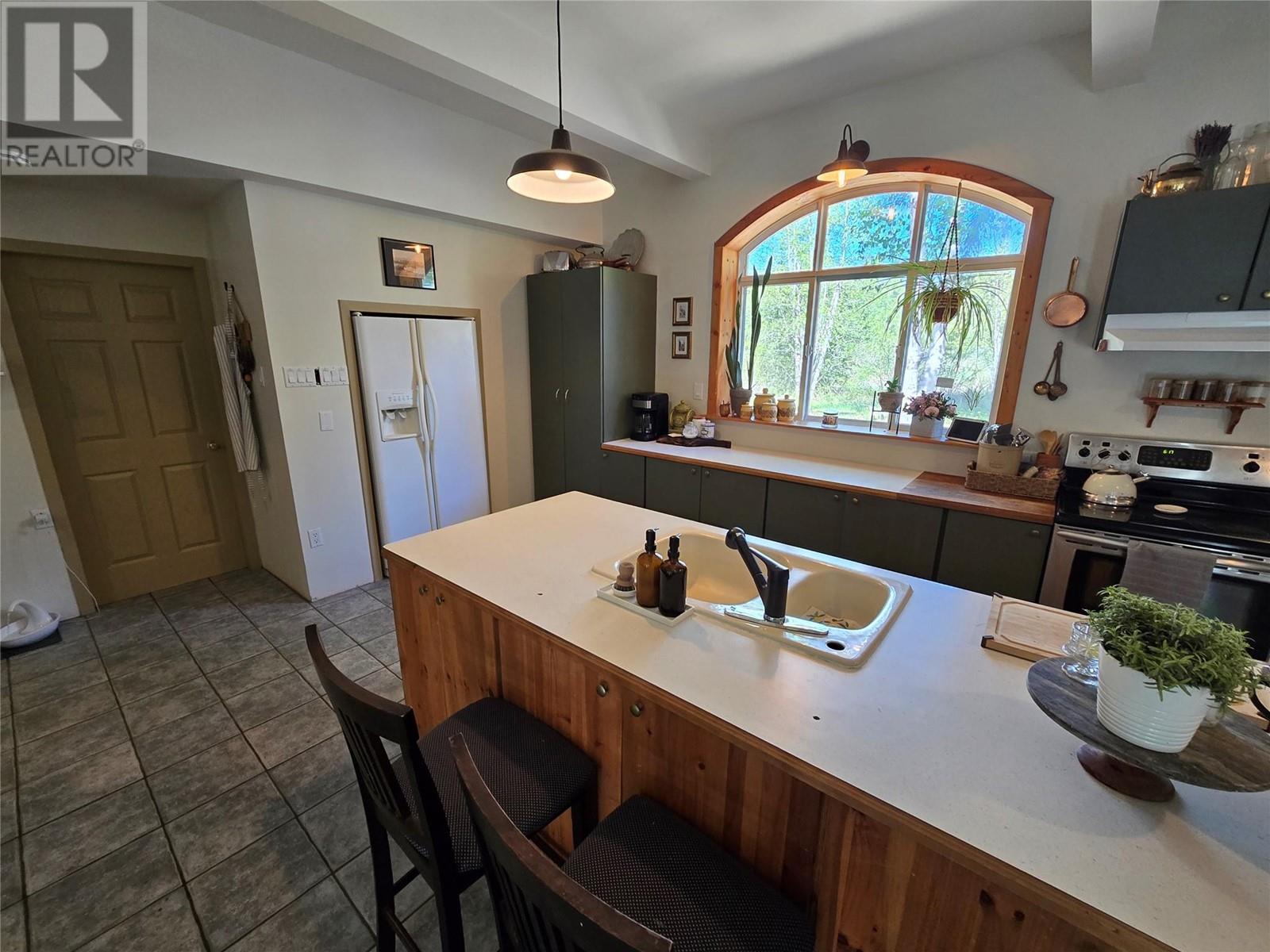 643 Kennedy Road, Clearwater, British Columbia  V0E 1N1 - Photo 7 - 10346813