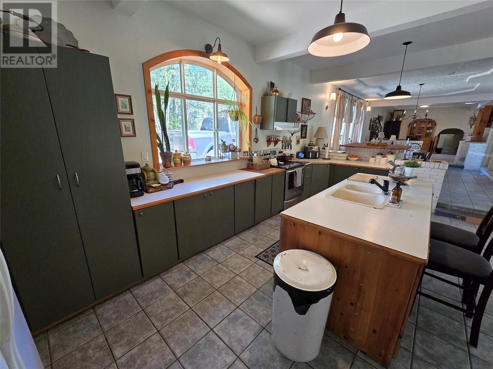 643 Kennedy Road, Clearwater, British Columbia  V0E 1N1 - Photo 9 - 10346813