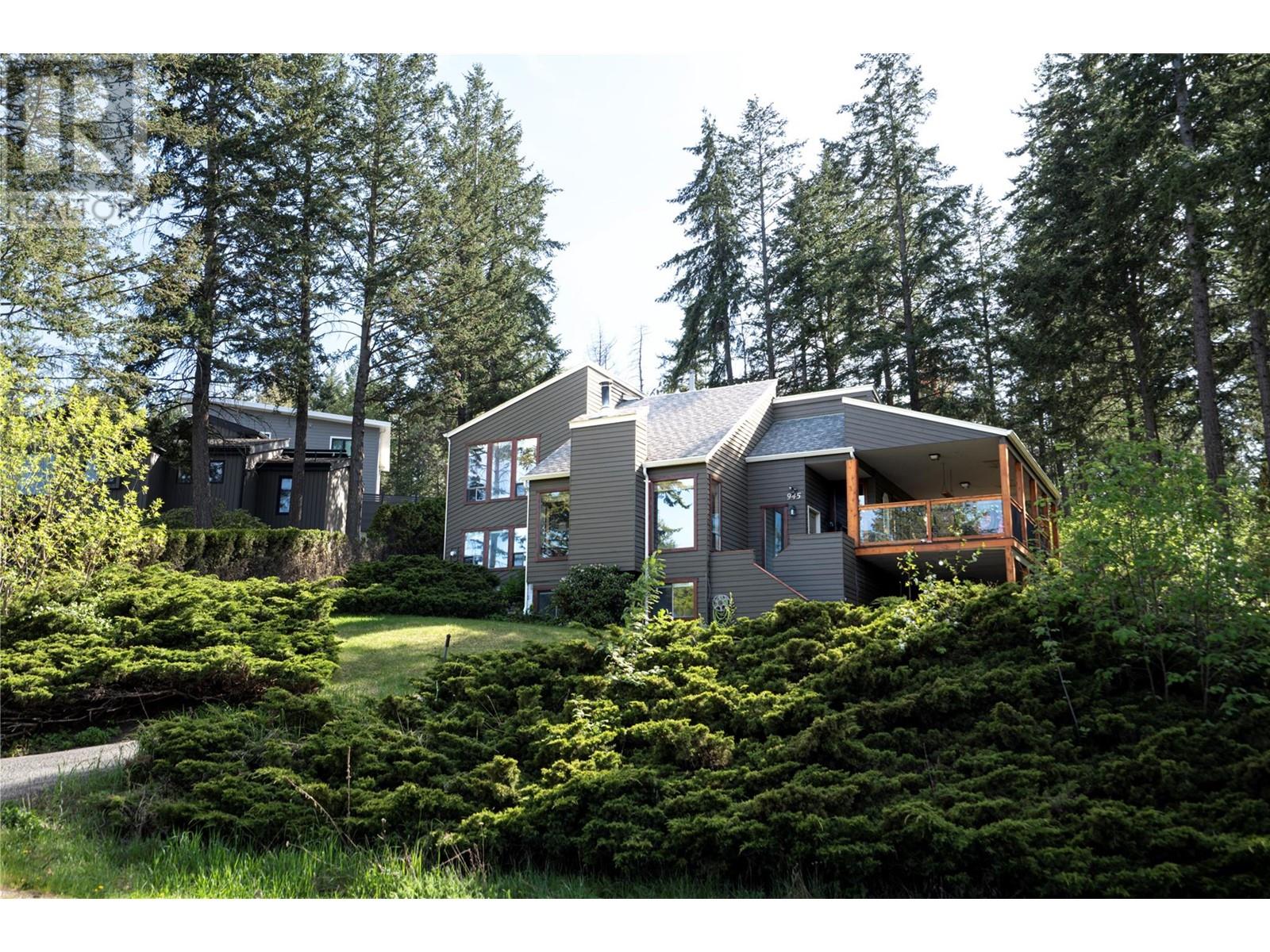 945 Lloyd Jones Drive, West Kelowna, British Columbia  V1Z 2X9 - Photo 1 - 10346958